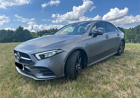 Mercedes-Benz A 250 e DCT -
