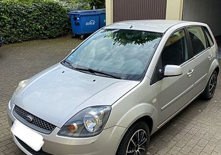 Ford Fiesta 1,3 TÜV Neu