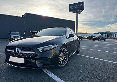 Mercedes-Benz A 220 1 Hand * AMG-Line*Burmeister*Schiebedach