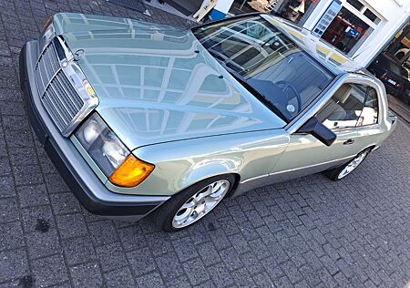 Mercedes-Benz E 300 300 CE