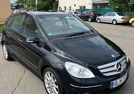 Mercedes-Benz B 170 -