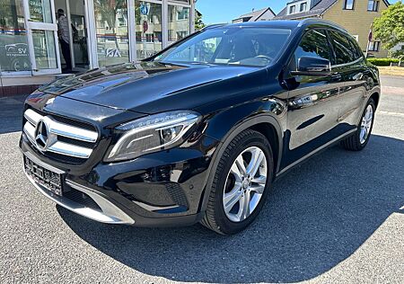 Mercedes-Benz GLA 200 Aut. Urban Allrad +NAVI+LEDER+XENON