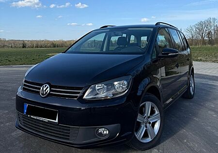 VW Touran Volkswagen 1.6 TDI DSG BlueMotion Technology