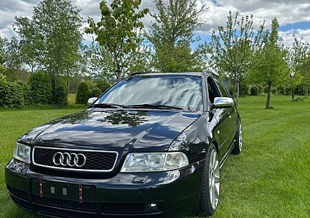 Audi S4 2.7 quattro Avant Vollausstattung