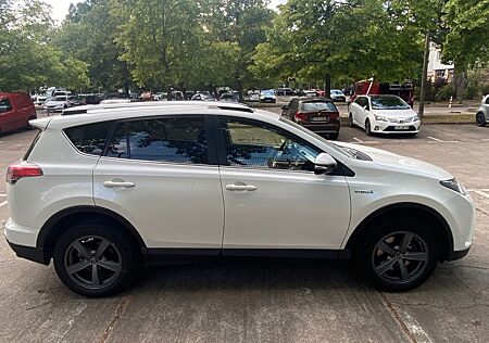 Toyota RAV 4 2.5 4x2 Hybrid Executive 114 kW (155 PS)