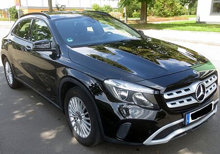 Mercedes-Benz GLA 200