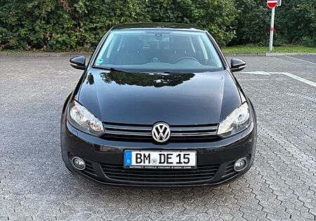 VW Golf Volkswagen 1.2 TSI Team (8 Fache Bereifung)
