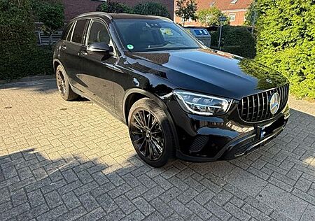 Mercedes-Benz GLC 220 d 4MATIC Autom. +LED+Navi+Night Paket+ B