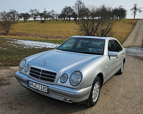 Mercedes-Benz E 230 W210