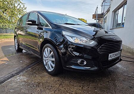 Ford S-Max Titanium