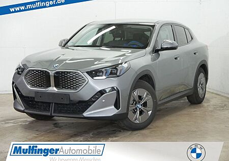 BMW iX2 x30 Iconic-Glow HUD SuView.LiveProf.Lenkradh