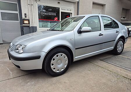 VW Bora Volkswagen Lim. Basis