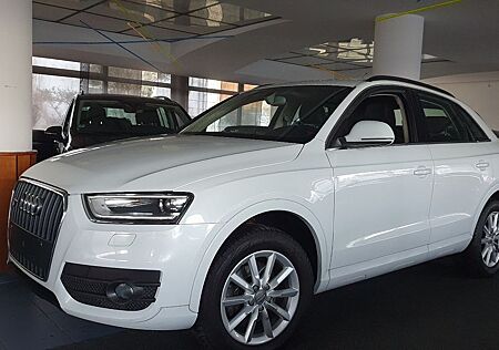 Audi Q3 2.0 TFSI quattro/AHK/BiXen/SHZ/Sportsitz/Temp