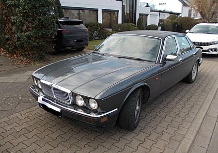 Jaguar XJ40 H-Gutachten, Garage, NR, TÜV+AU 2/28