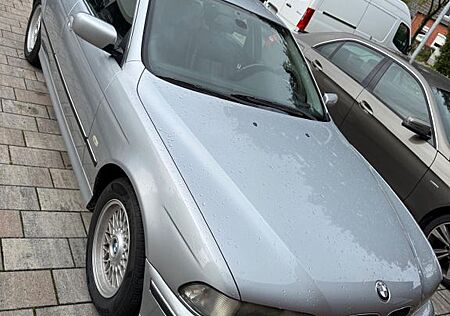 BMW 535i V8 mit neuen Tüv