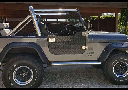 Jeep CJ V8