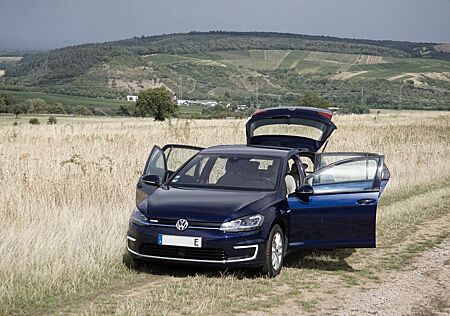 VW Golf Volkswagen e- e-