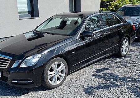 Mercedes-Benz E 250 CDI 4MATIC BlueEFF. AVANTG. Autom. AVA...