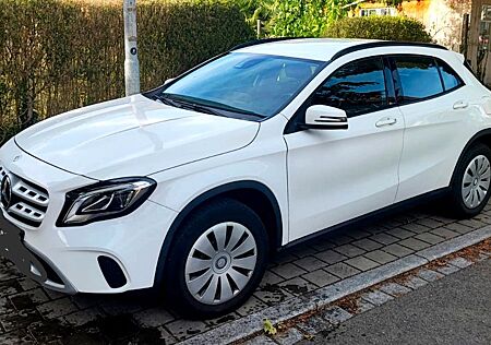 Mercedes-Benz GLA 180