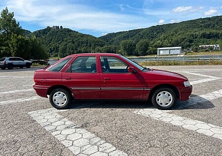Ford Escort 1,4 CLX sehr gepflegt