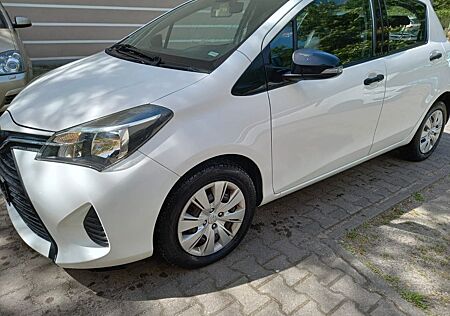 Toyota Yaris 1,4-l-D-4D Cool