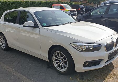 BMW 118i PDC Navi Tempomat Sitzhzg.