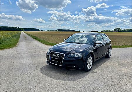 Audi A3 1.6 FSI S line TÜV Neu