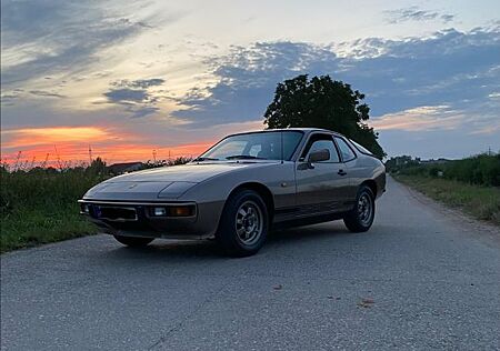 Porsche 924