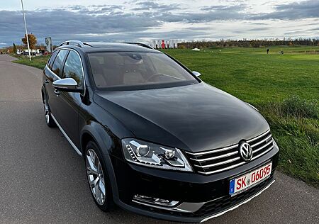VW Passat Alltrack Volkswagen Variant 4Motion*DSG*AHK*PANO*
