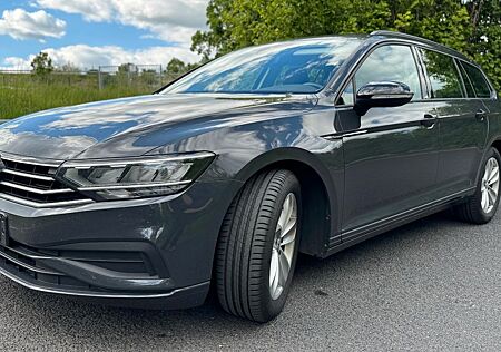 VW Passat Variant Volkswagen 2.0 TDI SCR Conceptline Varia...