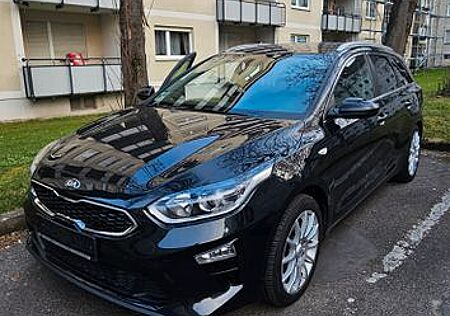 Kia Cee'd Sportswagon 1.6 CRDi DCT Platinum Edit...