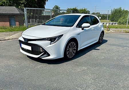 Toyota Corolla 2,0 Hybrid - Team Deutschland