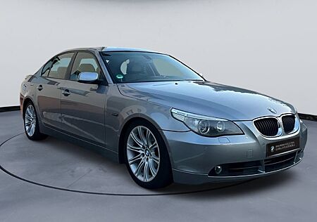 BMW 525i A -