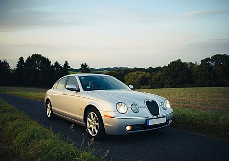 Jaguar S-Type 3 Liter V6 Executive