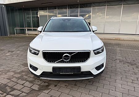 Volvo XC 40 XC40 Momentum AWD