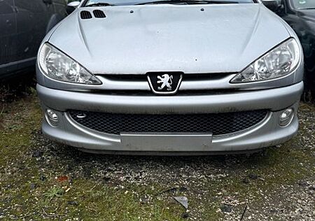 Peugeot 206 CC Cabrio 109PS Benzin fährt lenkt