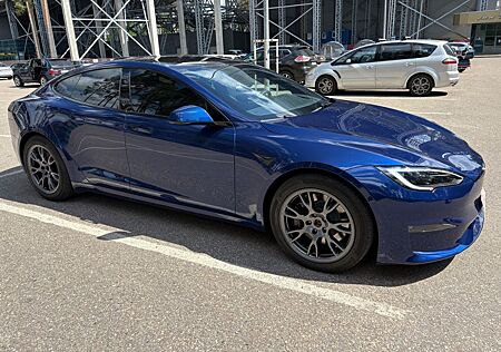 Tesla Model S Allradantrieb mit Dualmotor -