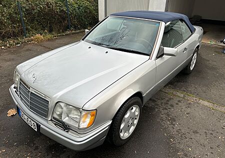 Mercedes-Benz E 320 W124 E320 Cabrio Oldtimer