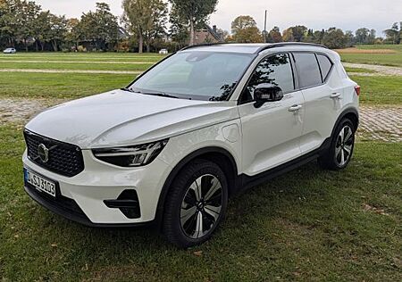 Volvo XC 40 XC40 Plus Dark / Pano / AHK / Garantie uvm.