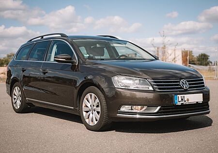 VW Passat Variant Volkswagen 2.0 TDI 140PS BJ 2013 AHK Navi