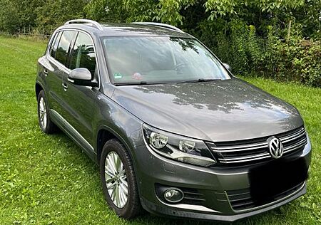 VW Tiguan Volkswagen 2.0 TDI 4MOT BlueMot T CUP Sport & St...