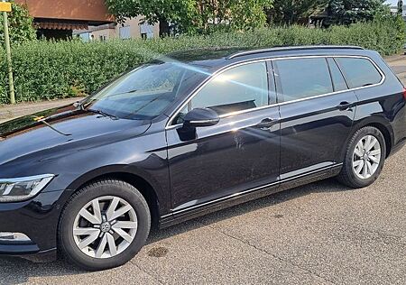 VW Passat Variant Volkswagen Passat Comfortline BMT DSG Navi SH 8xAlu
