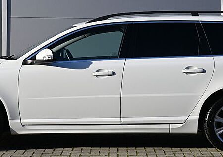 Volvo V70 T5 Summum *RHD*