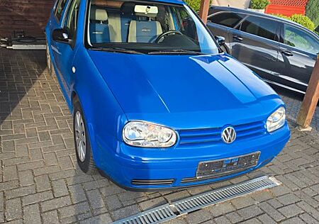 VW Golf Volkswagen 4 1.4 TÜV Neu Schiebedach Klima neue Reifen