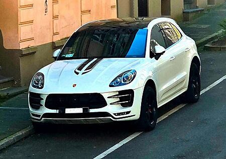 Porsche Macan Turbo