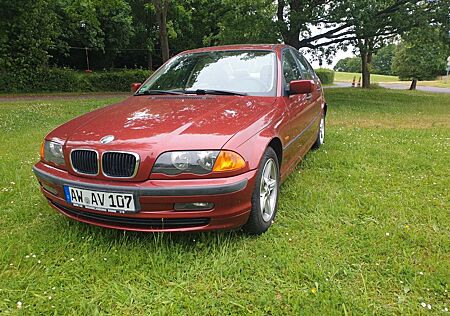 BMW 318i -