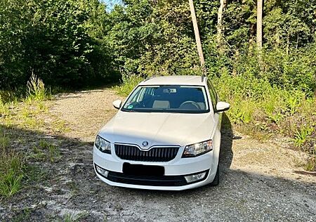 Skoda Octavia 1.6 TDI DSG Active Combi Active