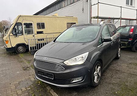 Ford Grand C-Max Titanium