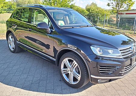 VW Touareg Volkswagen V6 TDI Mwst./R-Line/Pano/AHK/Standhzg.