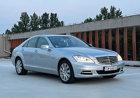 Mercedes-Benz S 350 BlueTEC 4MATIC unfallfrei Distr*EU6 SitzH